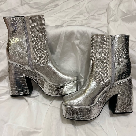 GoDiva Shoes - Silver sparkle platform Boots